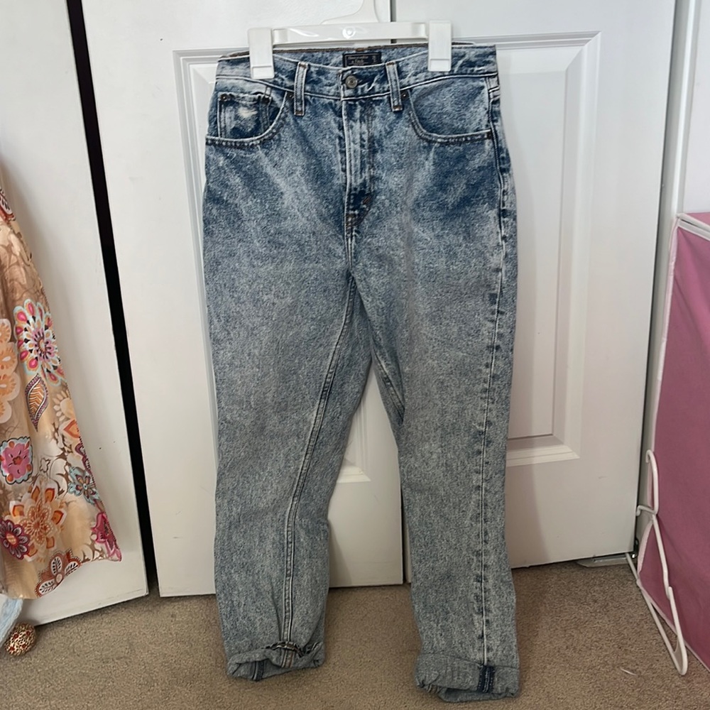Abercrombie denim wash jeans- Size 2- Mom jean style